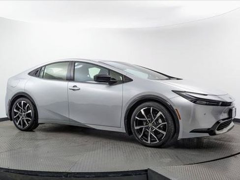 Used 2024 Toyota Prius Prime Premium w/ Advanced Technology Package FWD image 11