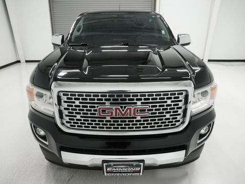 Used 2020 GMC Canyon Denali image 2