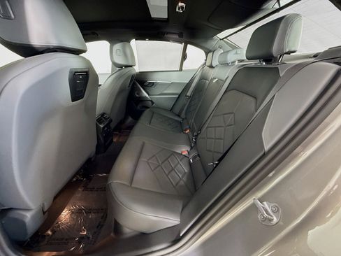 Used 2024 BMW i5 eDrive40i w/ Executive Package image 26