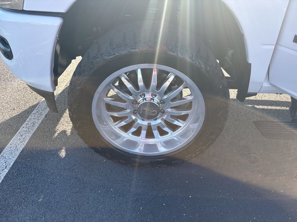 Used 2025 RAM 2500 Laramie AWD/4WD image 9