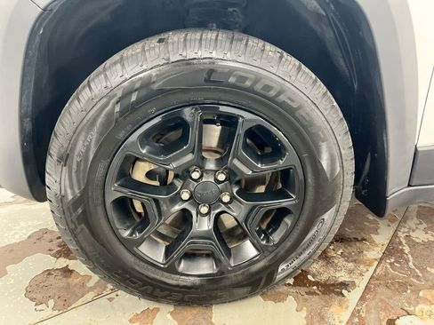 Used 2021 Jeep Cherokee Trailhawk w/ Sun, Sound & Nav Group image 28