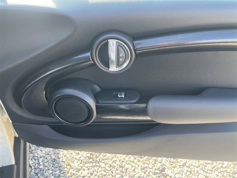 Used 2018 MINI Cooper S image 21