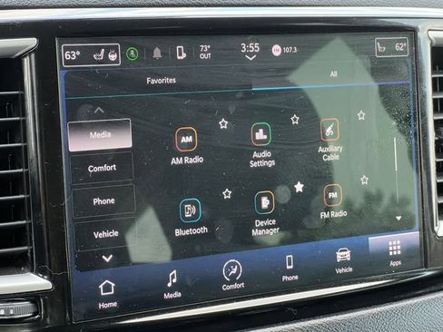 Used 2023 Chrysler Pacifica Touring-L FWD image 21