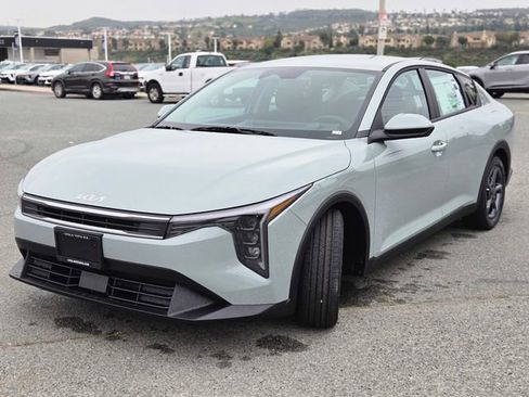 New 2026 Kia K4 FWD image 12