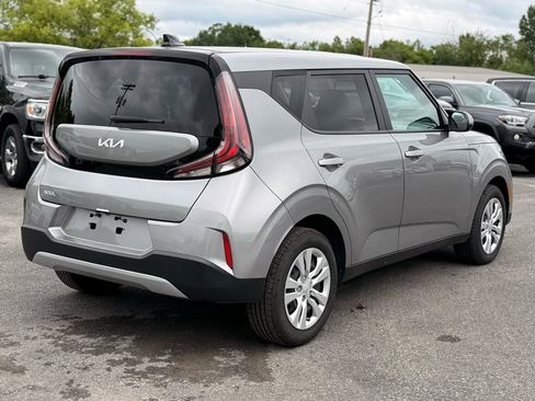 Used 2024 Kia Soul LX FWD image 5