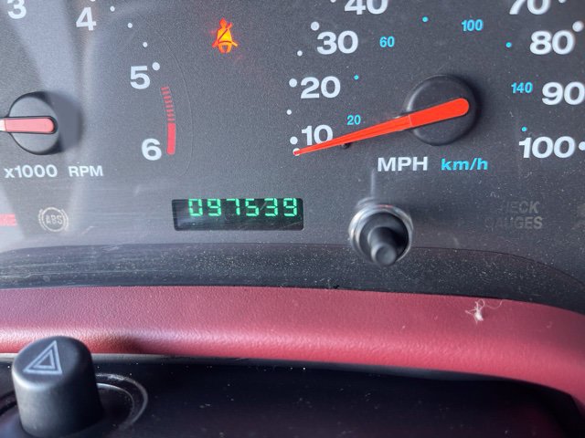 Used 2004 Jeep Wrangler Sahara AWD/4WD image 11