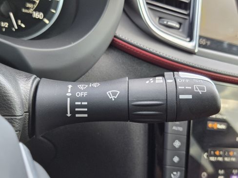 Used 2025 INFINITI QX50 Sport AWD/4WD image 17