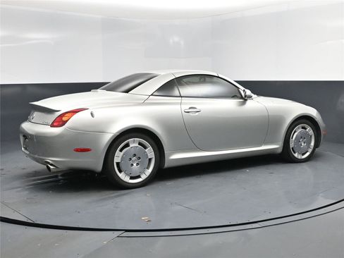 Used 2003 Lexus SC 430 Convertible image 4