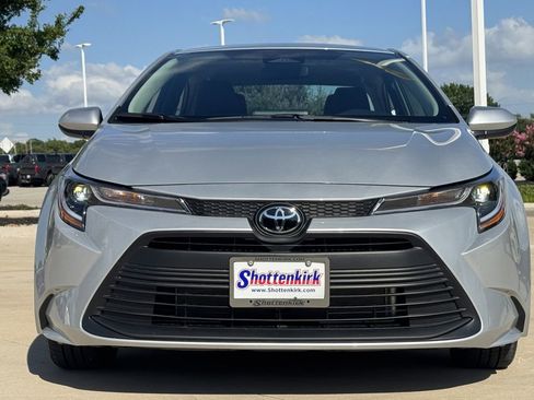Used 2026 Toyota Corolla LE FWD image 8
