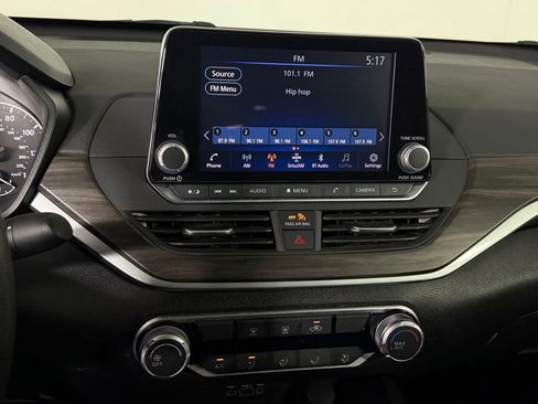 Used 2025 Nissan Altima 2.5 SV FWD image 20