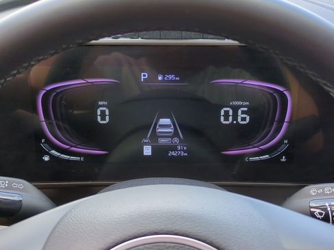 Certified 2024 Kia Sportage EX image 27