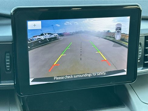 Used 2021 Ford Explorer XLT w/ Equipment Group 202A image 17