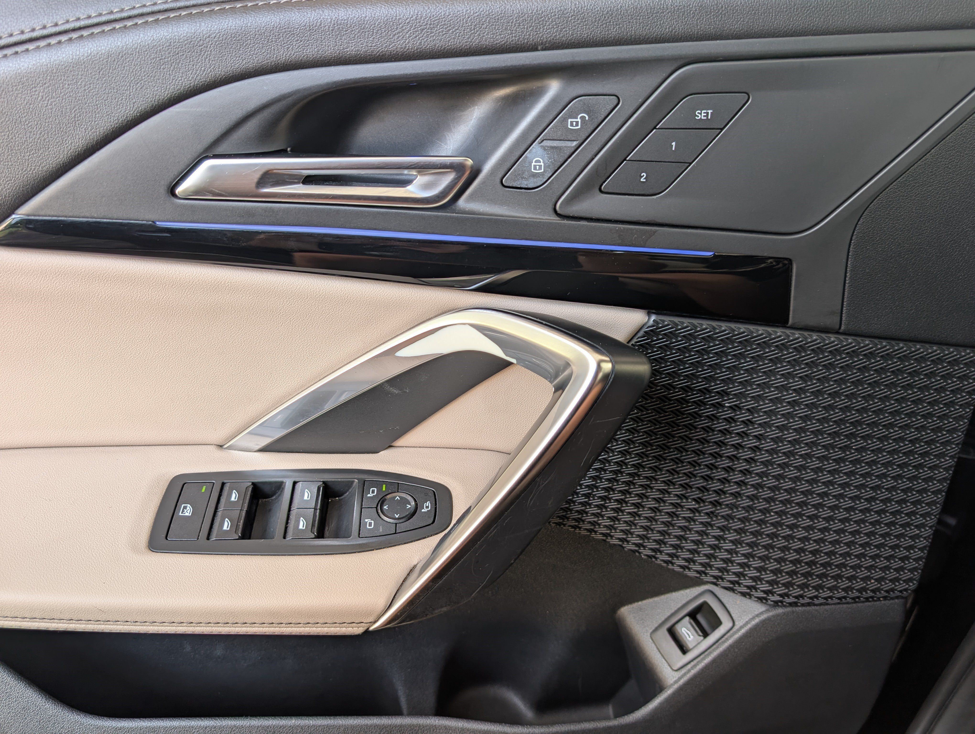 Used 2024 BMW X1 xDrive28i AWD/4WD image 16