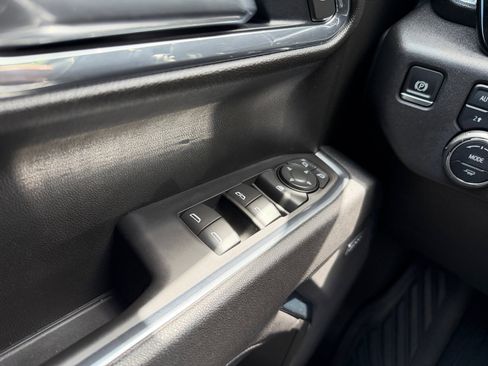 Used 2025 Chevrolet Silverado 1500 LT Trail Boss w/ Convenience Package II AWD/4WD image 13
