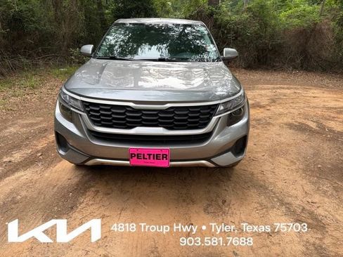 Used 2022 Kia Seltos LX AWD/4WD image 2