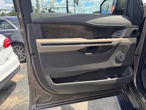 Used 2018 Ford Expedition Max Limited w/ Equipment Group 302A AWD/4WD image 12