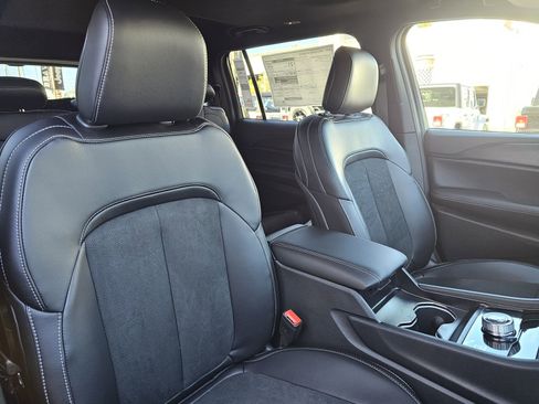 New 2025 Jeep Grand Cherokee L Altitude image 29