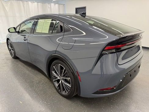 Used 2025 Toyota Prius XLE image 4