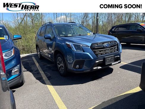 Used 2022 Subaru Forester Premium AWD/4WD image 1