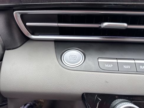Used 2024 Hyundai Elantra SEL FWD image 19