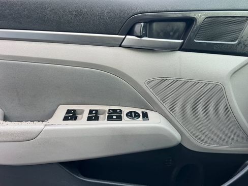 Used 2017 Hyundai Elantra SE w/ SE A/T Tech Package 03 image 12