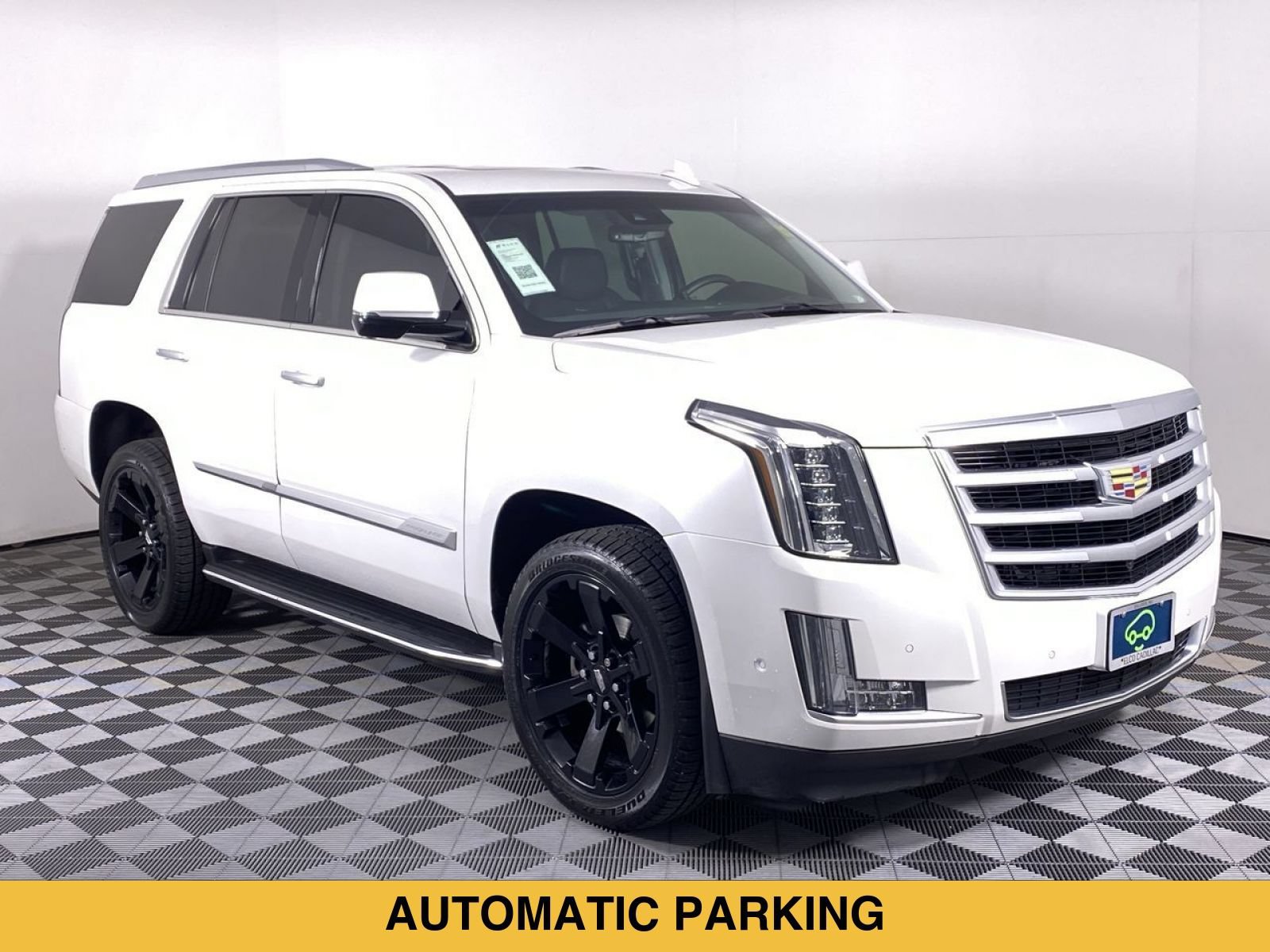Used 2017 Cadillac Escalade Luxury AWD/4WD image 22