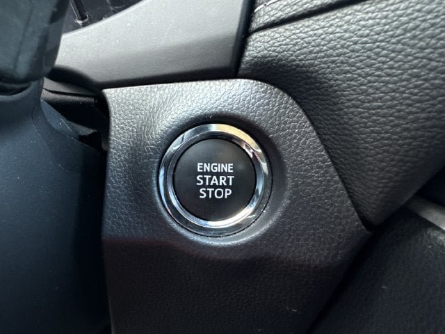 Used 2025 Toyota RAV4 XLE FWD image 23