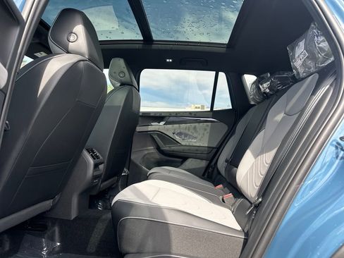 New 2026 Volkswagen Tiguan SE R-Line AWD/4WD image 13