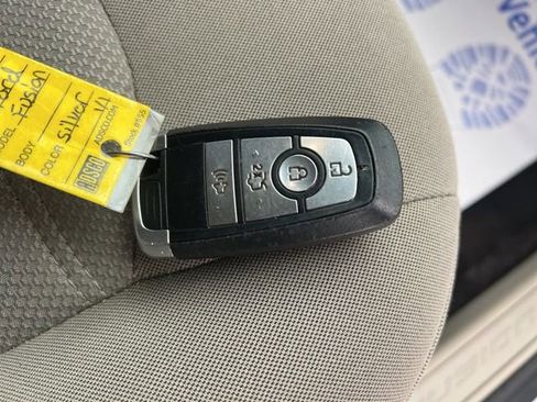 Used 2017 Ford Fusion SE image 36