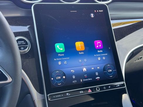 Used 2025 Mercedes-Benz GLC 300 4MATIC image 33