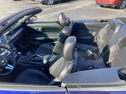 Used 2020 Ford Mustang GT Premium w/ Equipment Group 401A image 7