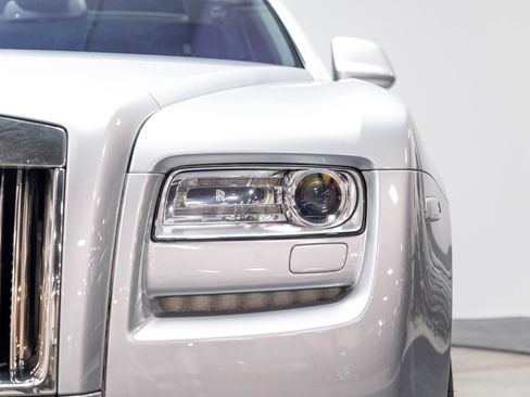 Used 2012 Rolls-Royce Ghost RWD image 65