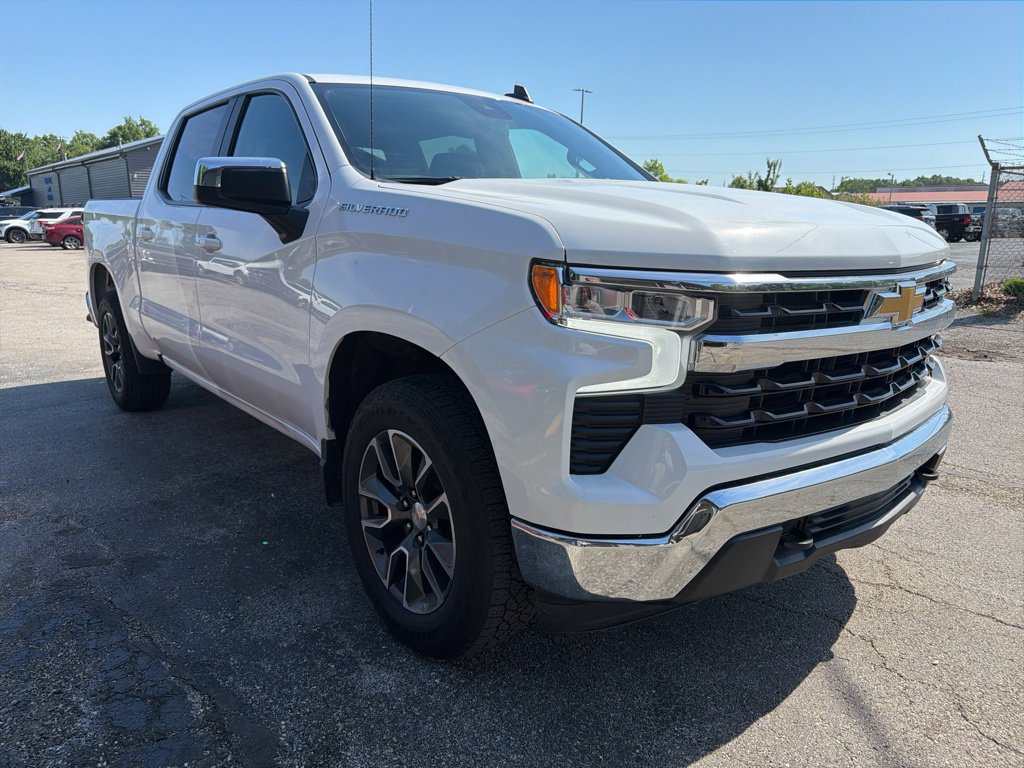 Used 2023 Chevrolet Silverado 1500 LT AWD/4WD image 7