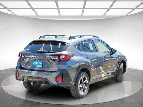 Used 2025 Subaru Crosstrek 2.5i Premium AWD/4WD image 3