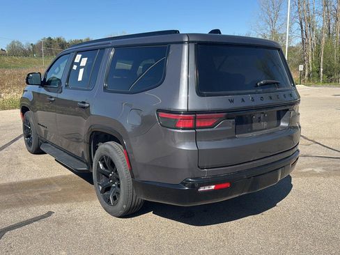 Used 2024 Jeep Wagoneer Series II image 3