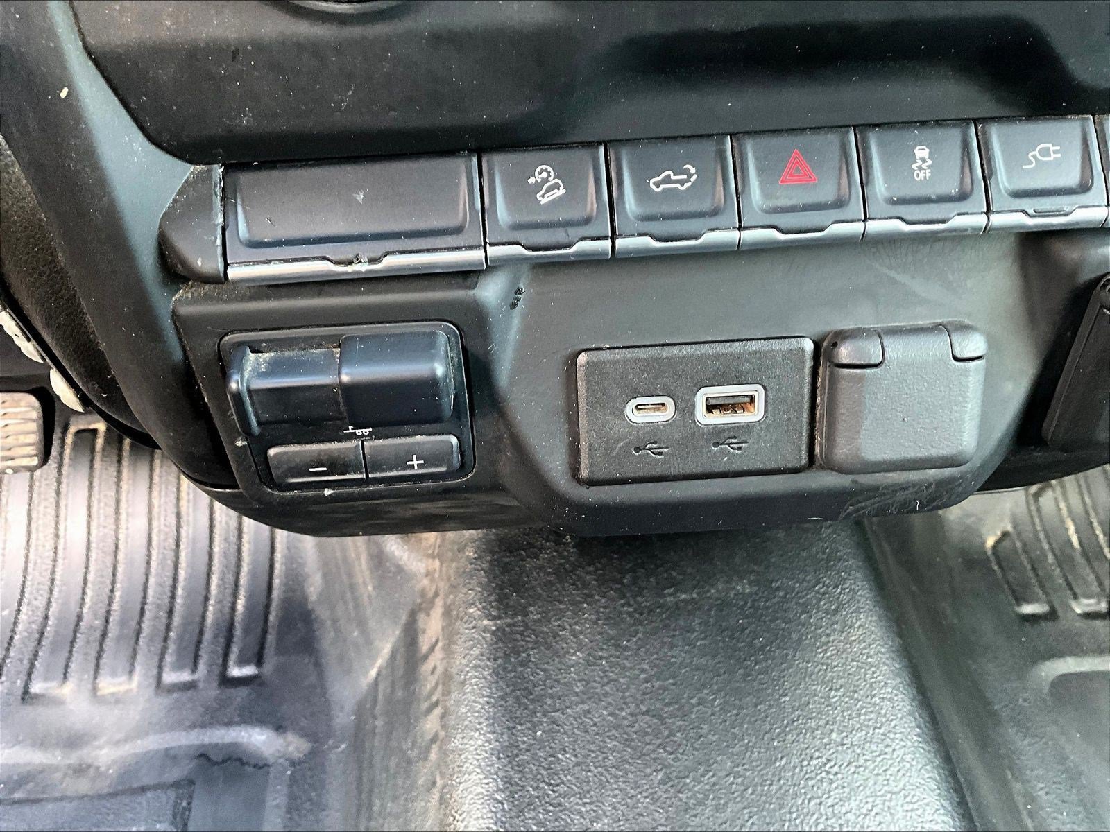Used 2022 GMC Sierra 3500 Pro w/ Convenience Package AWD/4WD image 16