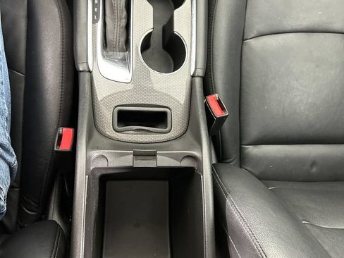 Used 2018 Chevrolet Malibu LT w/ Leather Package FWD image 15