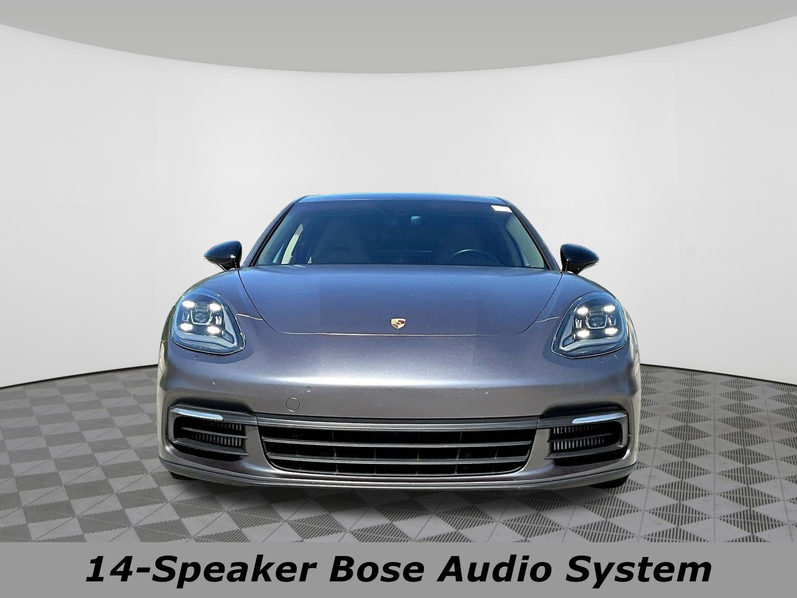 Used 2018 Porsche Panamera 4 AWD/4WD image 2