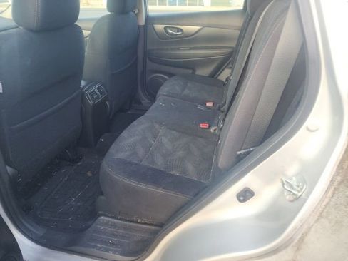 Used 2015 Nissan Rogue S image 12