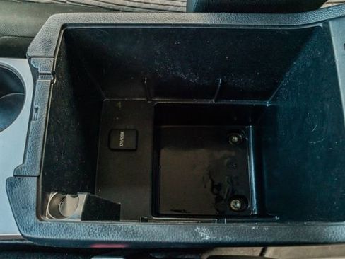 Used 2019 Toyota 4Runner SR5 4X4 W/ UPGRADES / GREAT image 32