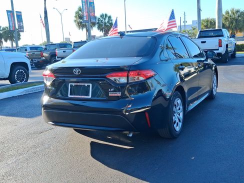 Used 2022 Toyota Corolla LE image 8