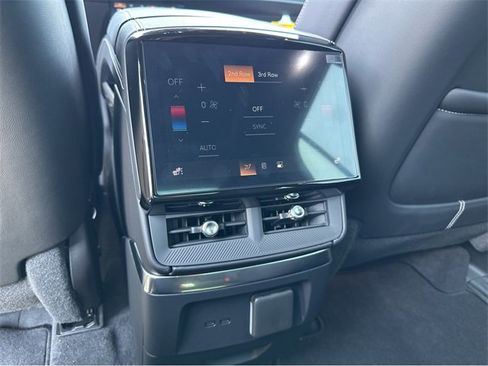 New 2026 Cadillac Vistiq Luxury image 14