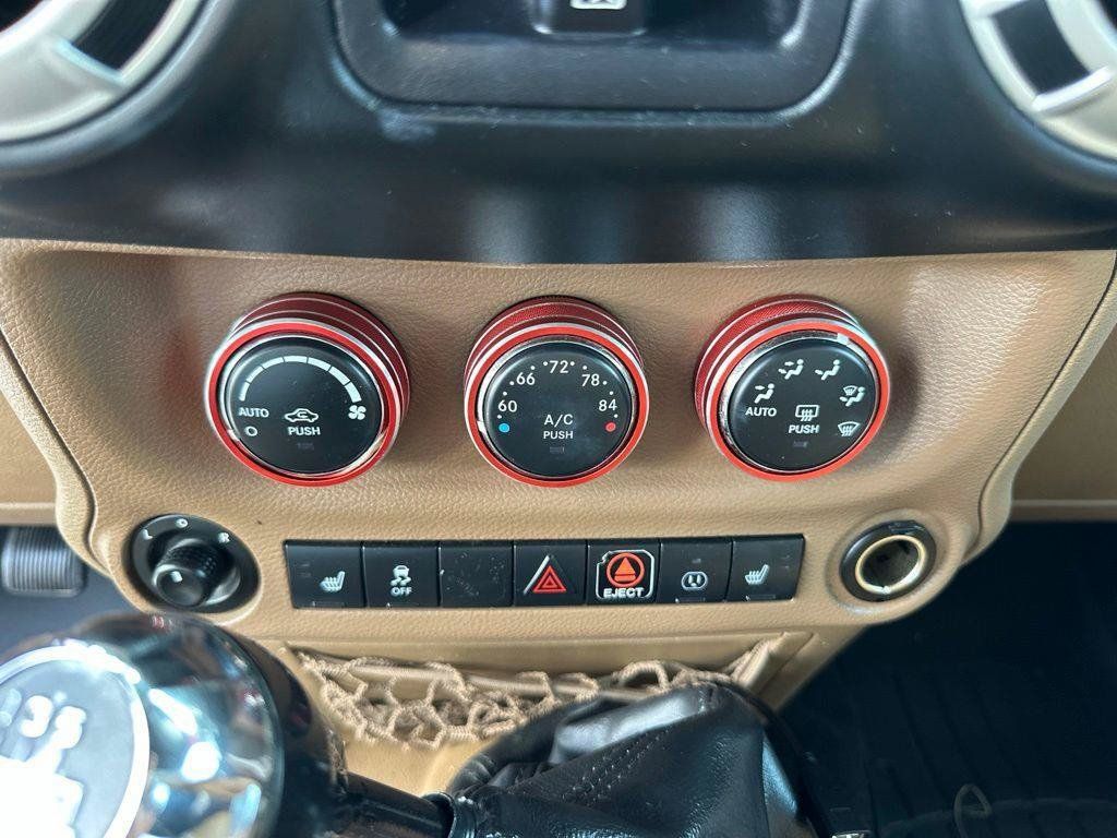 Used 2017 Jeep Wrangler Unlimited Sahara w/ Max Tow Package AWD/4WD image 30