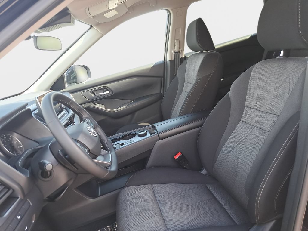Used 2026 Nissan Rogue SV w/ Cold Weather Package AWD/4WD image 16