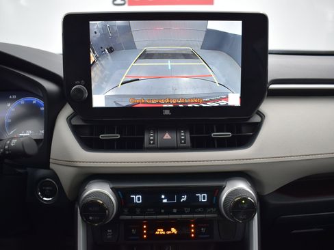 Used 2023 Toyota RAV4 Limited image 17