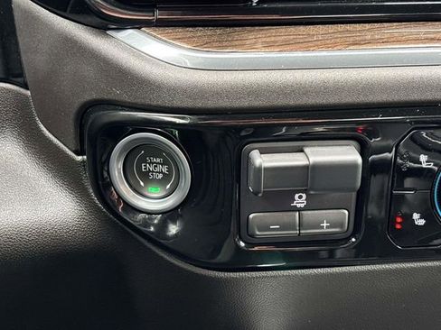 Used 2024 Chevrolet Silverado 1500 LT image 33