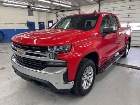 Used 2022 Chevrolet Silverado 1500 LT w/ Z71 Off-Road Package AWD/4WD image 2