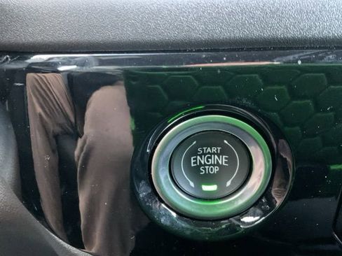 Used 2024 Chevrolet Silverado 1500 LT image 28