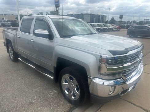 Used 2018 Chevrolet Silverado 1500 LTZ w/ Sport Package AWD/4WD image 5