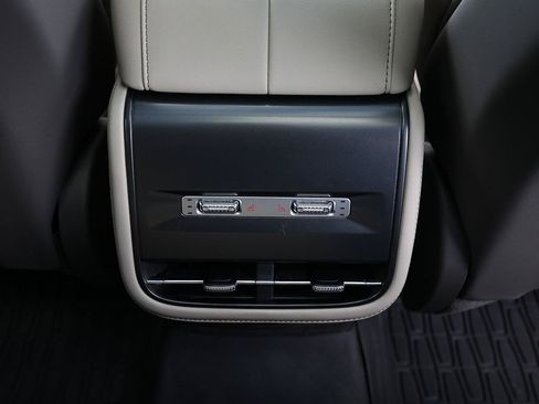 Certified 2025 Lincoln Nautilus Reserve AWD/4WD image 25